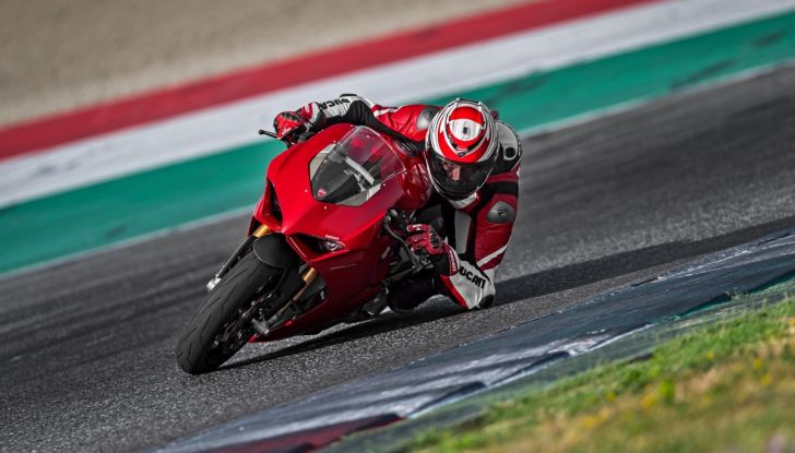 Ducati Panigale V4: tutto quello che c’è da sapere - Foto 6 di 52