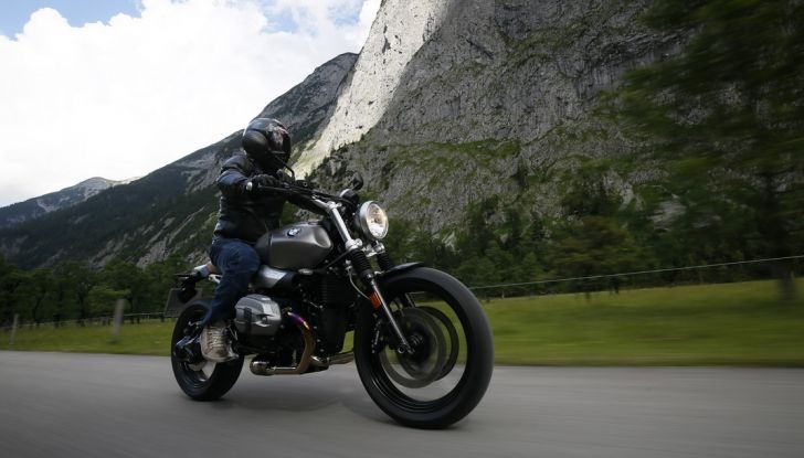 Prova della nuova BMW nineT Scrambler: due ruote selvaggia! - Foto 9 di 22