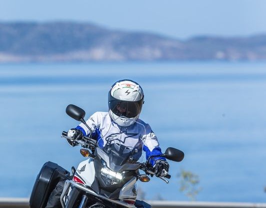 Test Honda CB 500X: divertimento e facilità immediata! - Foto 3 di 41