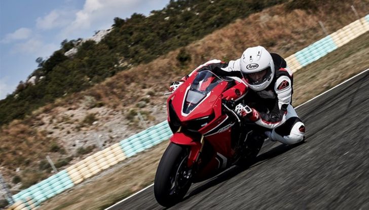 Nuova Honda CBR 1000RR 2017, 25° anniversario Fireblade - Foto 7 di 19