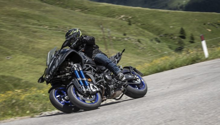 Yamaha Niken: come va la moto più discussa di sempre - Foto 14 di 22