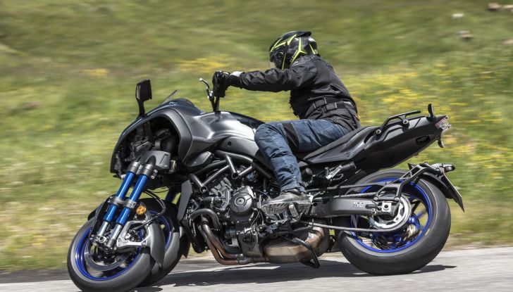 Yamaha Niken: come va la moto più discussa di sempre - Foto 16 di 22