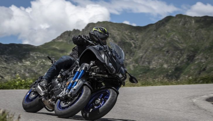 Yamaha Niken: come va la moto più discussa di sempre - Foto 17 di 22