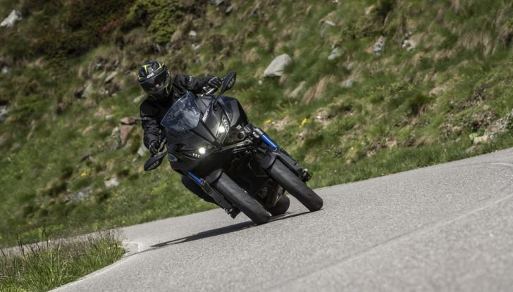 Yamaha Niken: come va la moto più discussa di sempre - Foto 20 di 22