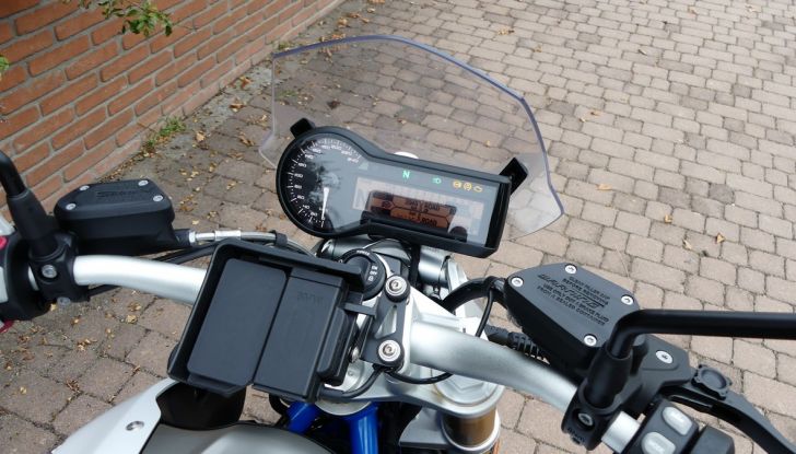 BMW R1200R: ogni giorno in sella - Foto 13 di 30