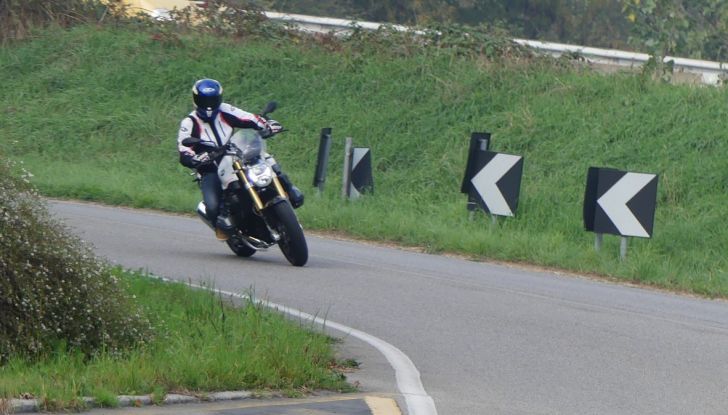 BMW R1200R: ogni giorno in sella - Foto 28 di 30