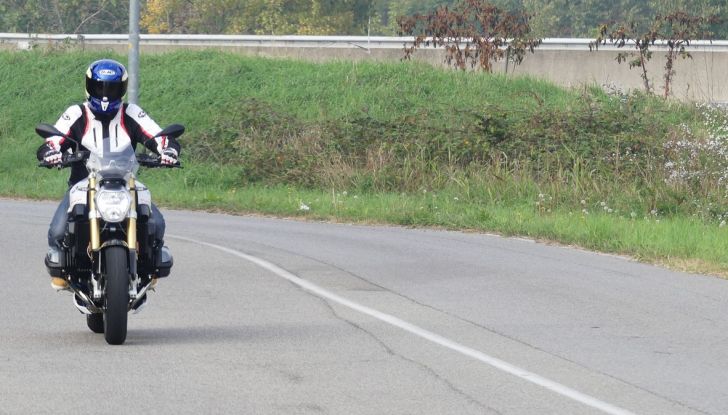 BMW R1200R: ogni giorno in sella - Foto 30 di 30