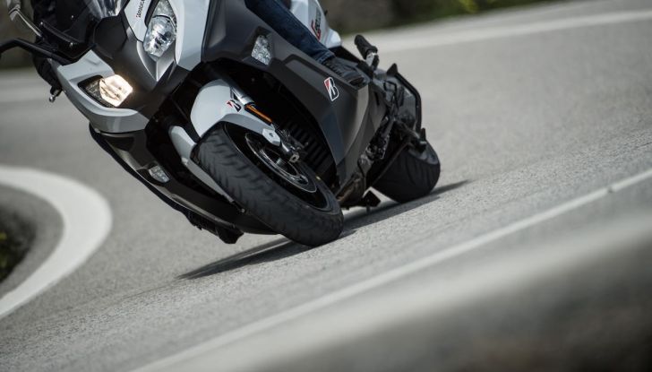 Battlax SC2 e Battlax SC2 Rain: la prova degli pneumatici Bridgestone - Foto 8 di 19