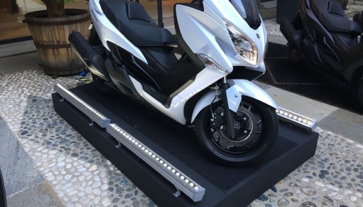 Nuovo Suzuki Burgman 400 ABS: Big in Japan! - Foto 5 di 12