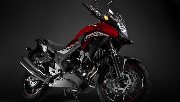 Test Honda CB 500X: divertimento e facilità immediata! - Foto 31 di 41