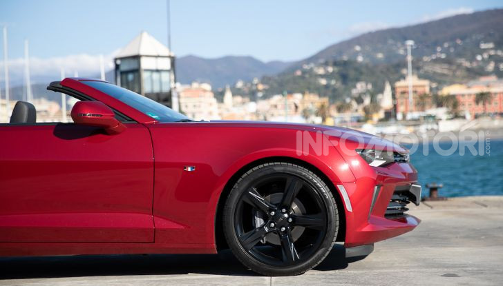 Test Drive Chevrolet Camaro Cabrio, la 2.0 turbo per andare ovunque - Foto 20 di 54