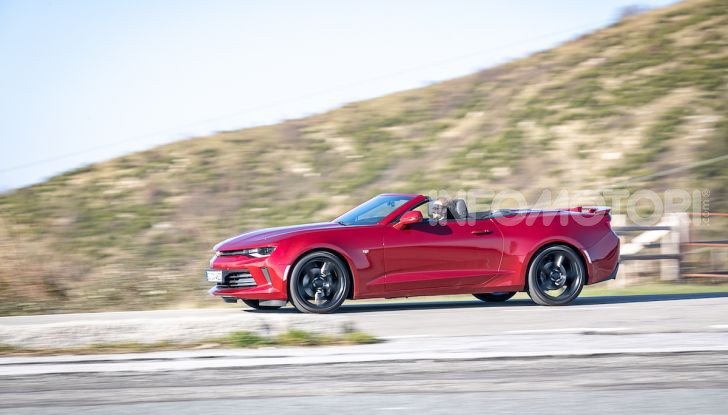 Test Drive Chevrolet Camaro Cabrio, la 2.0 turbo per andare ovunque - Foto 39 di 54