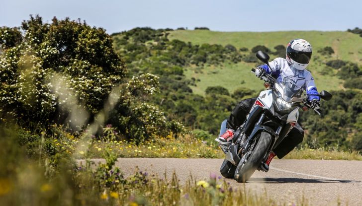 Test Honda CB 500X: divertimento e facilità immediata! - Foto 38 di 41