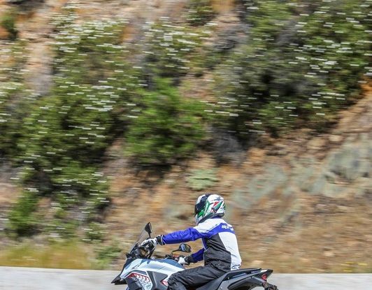 Test Honda CB 500X: divertimento e facilità immediata! - Foto 16 di 41