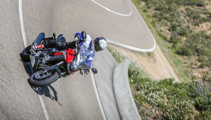 Test Honda CB 500X: divertimento e facilità immediata! - Foto 2 di 41