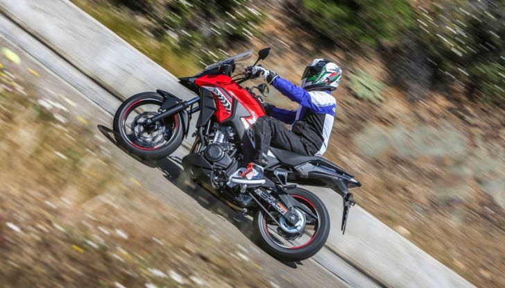 Test Honda CB 500X: divertimento e facilità immediata! - Foto 39 di 41