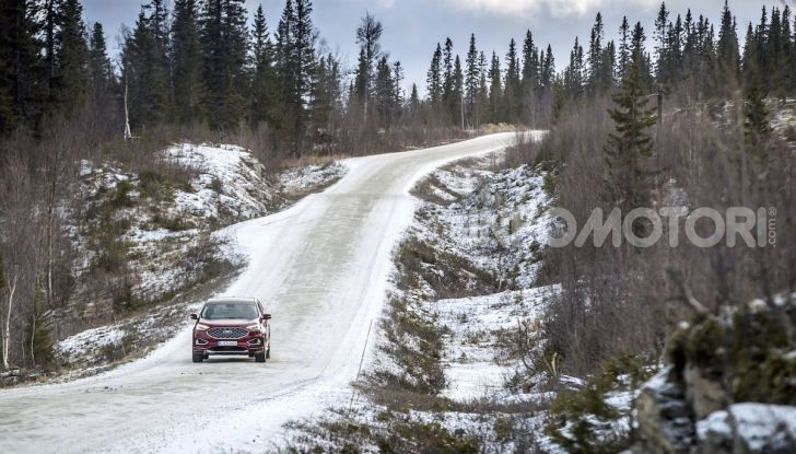 Nuova Ford Edge 2019: dinamica, spaziosa e con nuove dotazioni tecnologiche - Foto 16 di 33