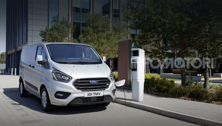 Ford Transit Custom Plug-In Hybrid, test a Colonia per migliorare l’aria - Foto 5 di 9