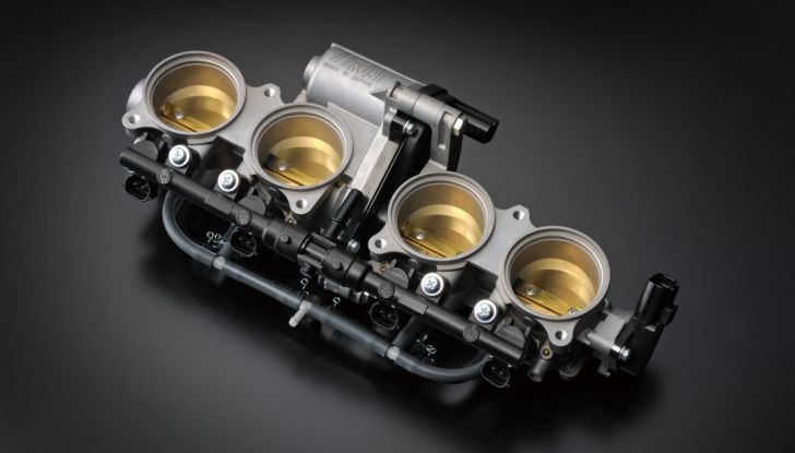 Nuova Suzuki GSX-R 1000 2017 in versione base ed R - Foto 11 di 43