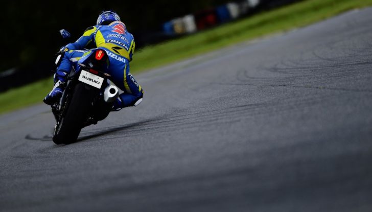 Nuova Suzuki GSX-R 1000 2017 in versione base ed R - Foto 5 di 43