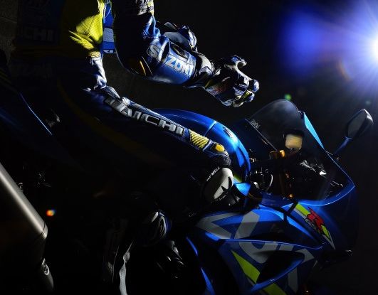 Nuova Suzuki GSX-R 1000 2017 in versione base ed R - Foto 6 di 43