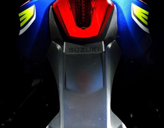 Nuova Suzuki GSX-R 1000 2017 in versione base ed R - Foto 31 di 43