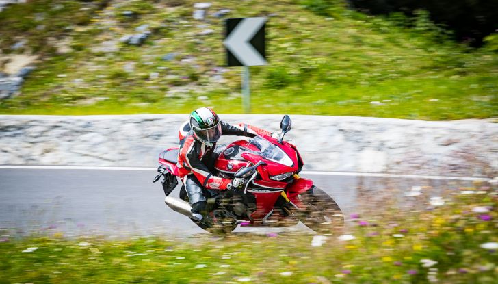 Test Ride Honda CBR 1000RR Fireblade 2018: veloce, facile e tecnologica - Foto 14 di 17