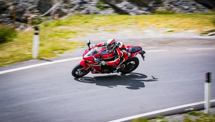 Test Ride Honda CBR 1000RR Fireblade 2018: veloce, facile e tecnologica - Foto 4 di 17