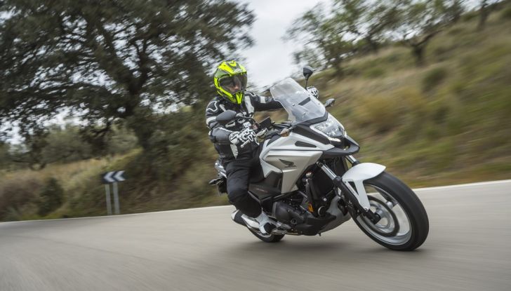Honda NC750X 2016, La nostra prova su strada - Foto 18 di 32