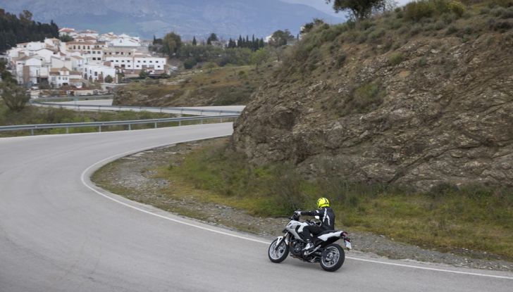 Honda NC750X 2016, La nostra prova su strada - Foto 27 di 32