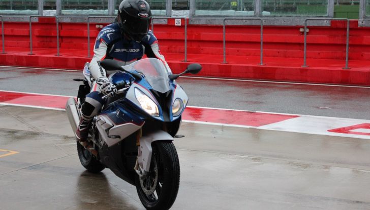 Pirelli SBK Track Days: a Imola con la BMW S1000RR - Foto 22 di 38