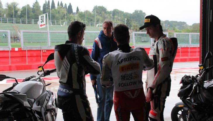 Pirelli SBK Track Days: a Imola con la BMW S1000RR - Foto 26 di 38