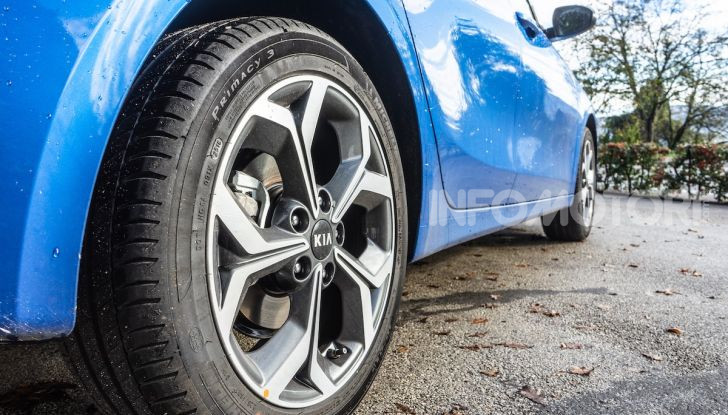 Nuova Kia Ceed motori, prezzi e prova su strada - Foto 17 di 32