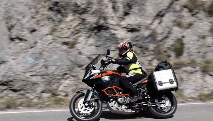 KTM 1050 Adventure: Prova su strada, prestazioni e prezzo - Foto 37 di 48