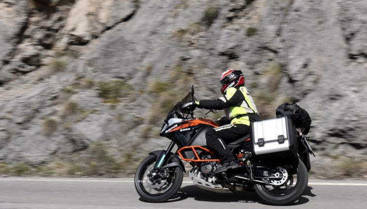 KTM 1050 Adventure: Prova su strada, prestazioni e prezzo - Foto 39 di 48