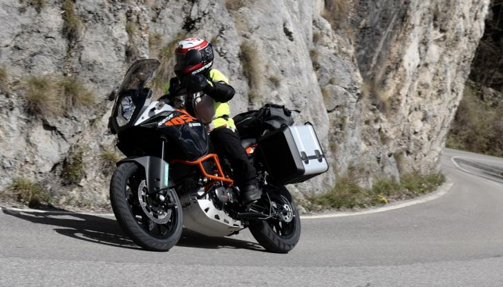 KTM 1050 Adventure: Prova su strada, prestazioni e prezzo - Foto 45 di 48