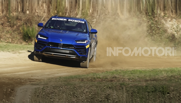 [VIDEO] Kiara Fontanesi, 6 volte iridata WMX, guida la Lamborghini Urus - Foto 1 di 6