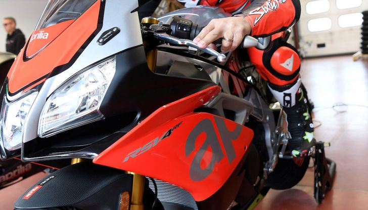 Loris Capirossi con RSV4 per gli Aprilia Racers Days 2018 - Foto 3 di 5