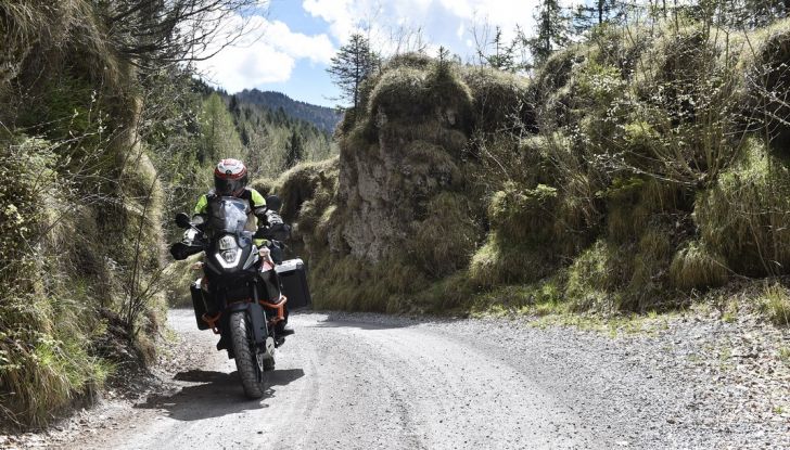 KTM 1050 Adventure: Prova su strada, prestazioni e prezzo - Foto 4 di 48