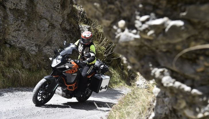 KTM 1050 Adventure: Prova su strada, prestazioni e prezzo - Foto 9 di 48