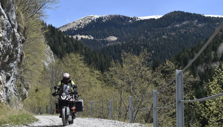 KTM 1050 Adventure: Prova su strada, prestazioni e prezzo - Foto 24 di 48