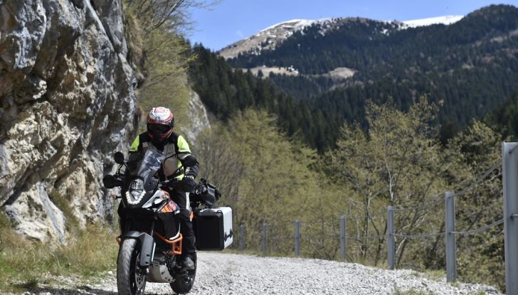 KTM 1050 Adventure: Prova su strada, prestazioni e prezzo - Foto 28 di 48