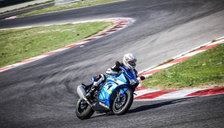 Prova in pista Suzuki GSX-R 1000 2017: il Ritorno del Re - Foto 9 di 24