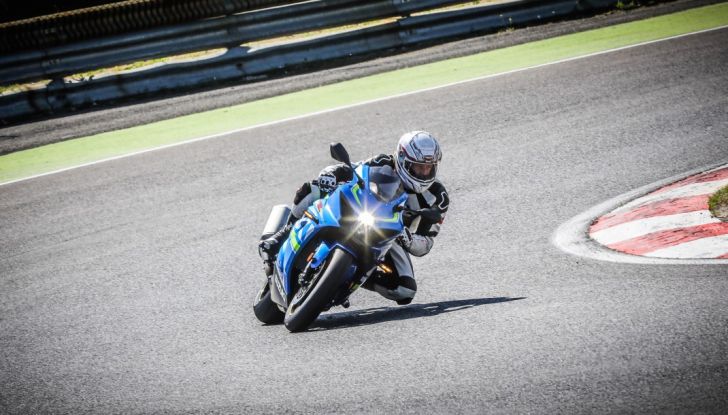 Prova in pista Suzuki GSX-R 1000 2017: il Ritorno del Re - Foto 23 di 24