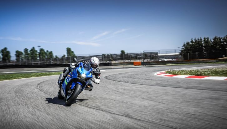 Prova in pista Suzuki GSX-R 1000 2017: il Ritorno del Re - Foto 22 di 24
