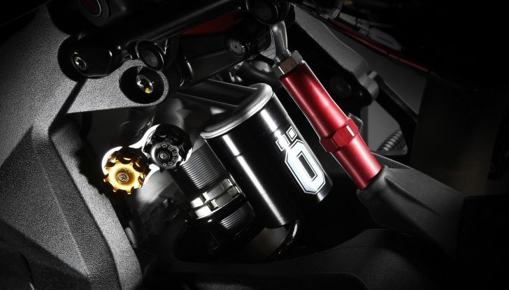 MV Agusta F4 LH44: migliorare la perfezione - Foto 26 di 40