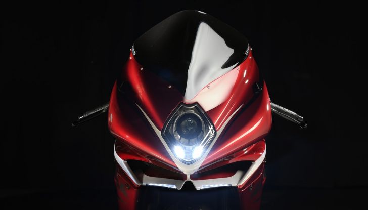 MV Agusta F4 LH44: migliorare la perfezione - Foto 16 di 40