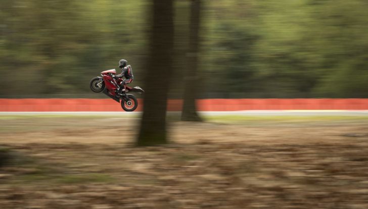 MV Agusta F4 LH44: migliorare la perfezione - Foto 7 di 40