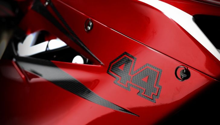 MV Agusta F4 LH44: migliorare la perfezione - Foto 32 di 40