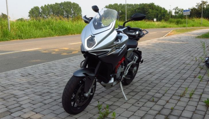 MV Agusta Turismo Veloce: la prova su strada - Foto 35 di 44